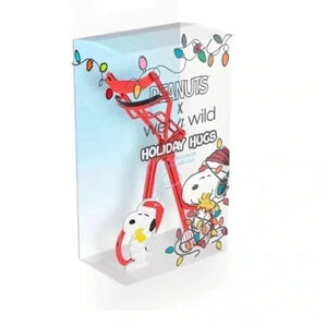 Wet  & Wild Peanuts Snoopy Holiday Hug
Eyelash Curler & Charm NIB